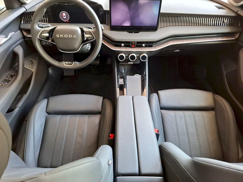 Škoda Superb (2025) L&K TD 142/2.0 A7A - fotka 31 z 31