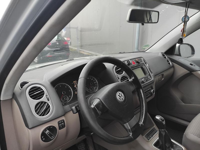Volkswagen Tiguan  2.0TDI - fotka 10 z 12