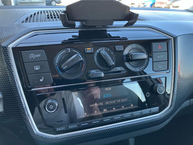 Volkswagen up! 1.0 MPI 48 kW KLIMA - fotka 17 z 30