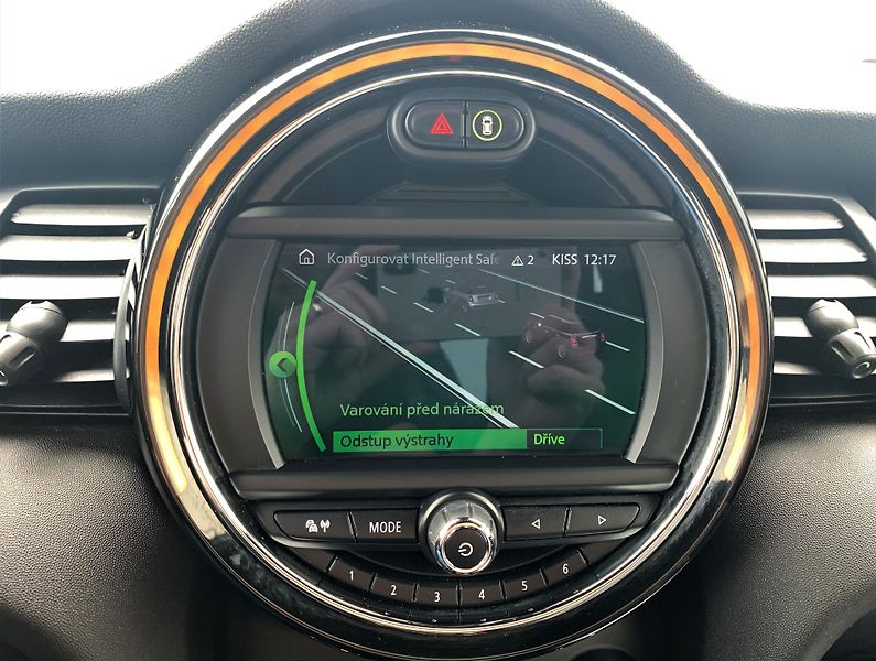 Mini Cooper 1.5T, 100 kW, ČR, LED, DPH - fotka 29 z 34