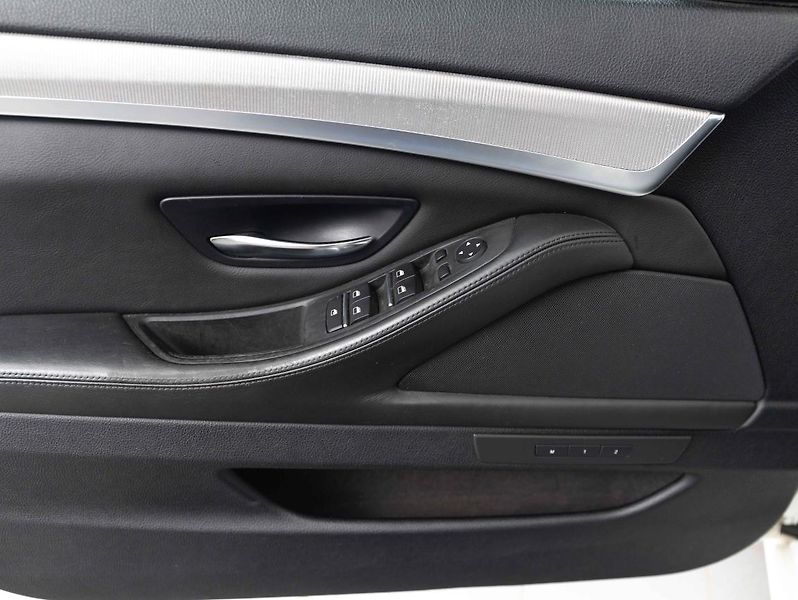 BMW M5 - fotka 17 z 22