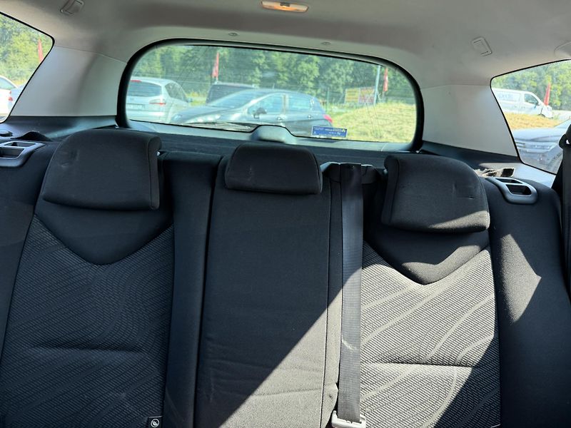Peugeot 308 1.4i - fotka 16 z 22