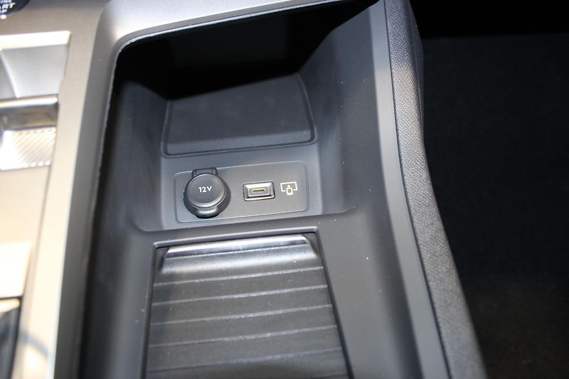 Peugeot 408 (2026) ALLURE Hybrid 145 e-DCS6 - fotka 16 z 20