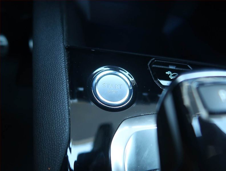 Peugeot 5008 (2018) Allure 1.6 THP, Automat - fotka 19 z 22