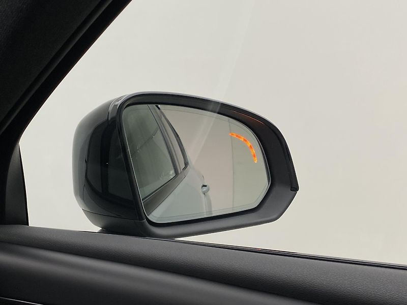 Volvo XC40 (2026) B3 AUT DARK PLUS - fotka 32 z 60