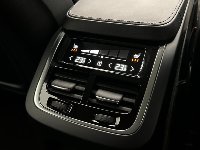 Volvo XC90 T8 AWD INSCRIPTION RECHARGE CZ - fotka 21 z 47
