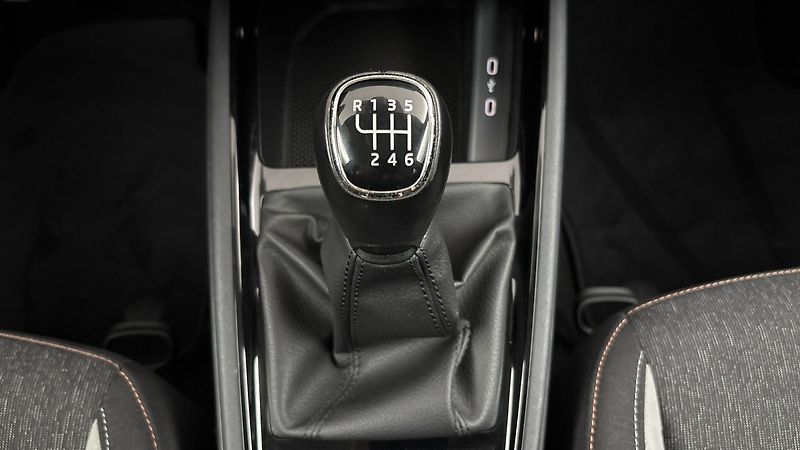 Škoda Scala 1.0 TSI Style - fotka 22 z 23
