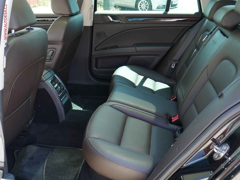 Škoda Superb (2015) 2.0TDi, Navi, bixen - fotka 10 z 26