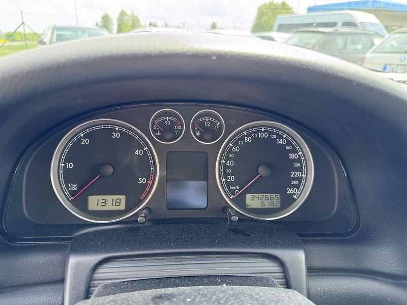 Volkswagen Passat Variant 1.9 TDi 96 kW - fotka 14 z 21