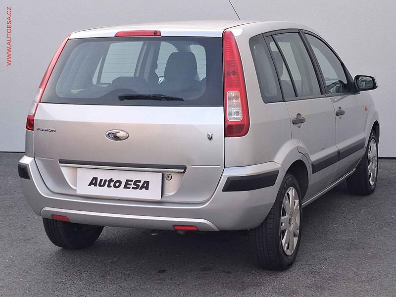 Ford Fusion (2006) 1.4i, 2.maj, AC - fotka 4 z 15