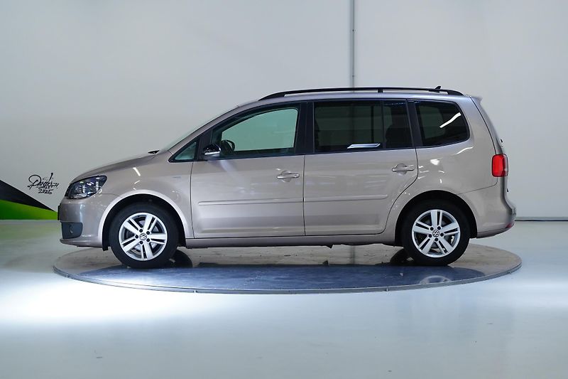 Volkswagen Touran - fotka 3 z 24