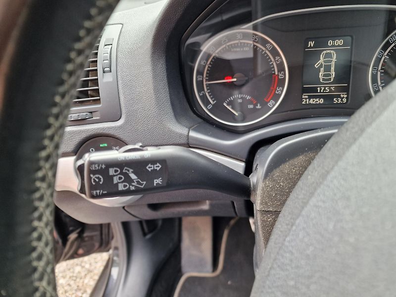 Škoda Octavia RS 2,0TDI 125KW VÝHŘEV TAŽNÉ  - fotka 13 z 15