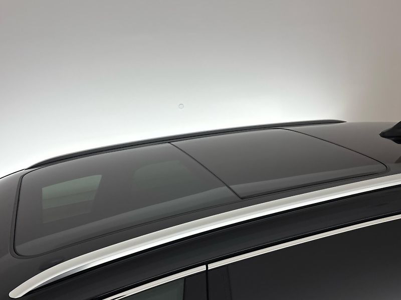 Volkswagen Passat R-Line People DSG - fotka 27 z 31