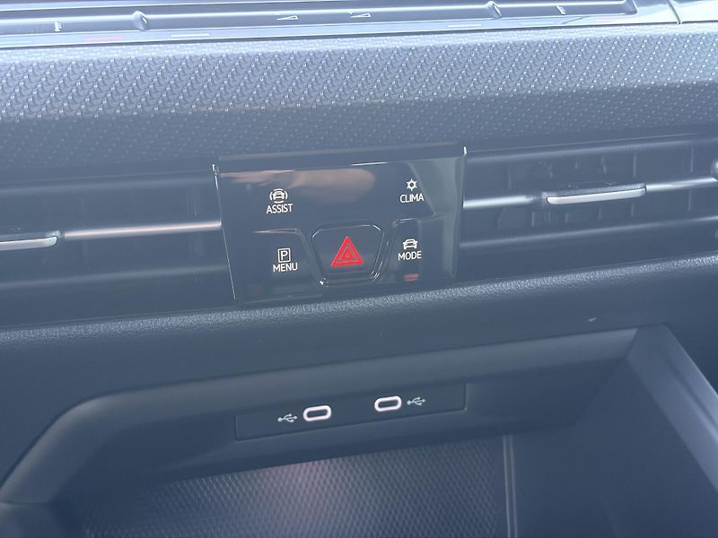 Volkswagen Golf 1.5TSI DSG R-LINE MATRIX PPF - fotka 29 z 58