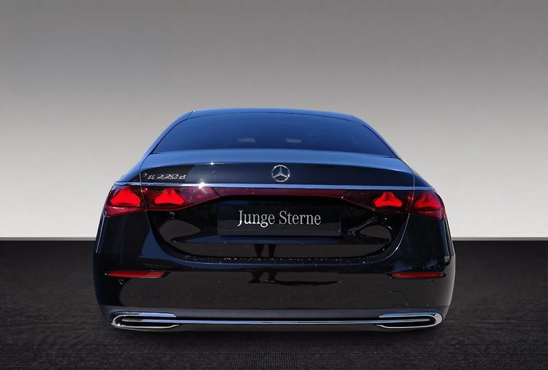 Mercedes-Benz Třídy E 220d Avantgarde Pano 360 Distr - fotka 5 z 10