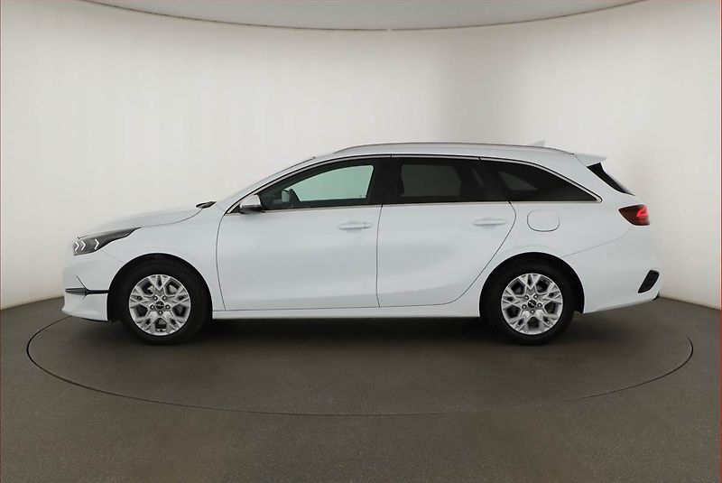 Kia Ceed (2024) Top 1.5 T-GDI - fotka 3 z 16