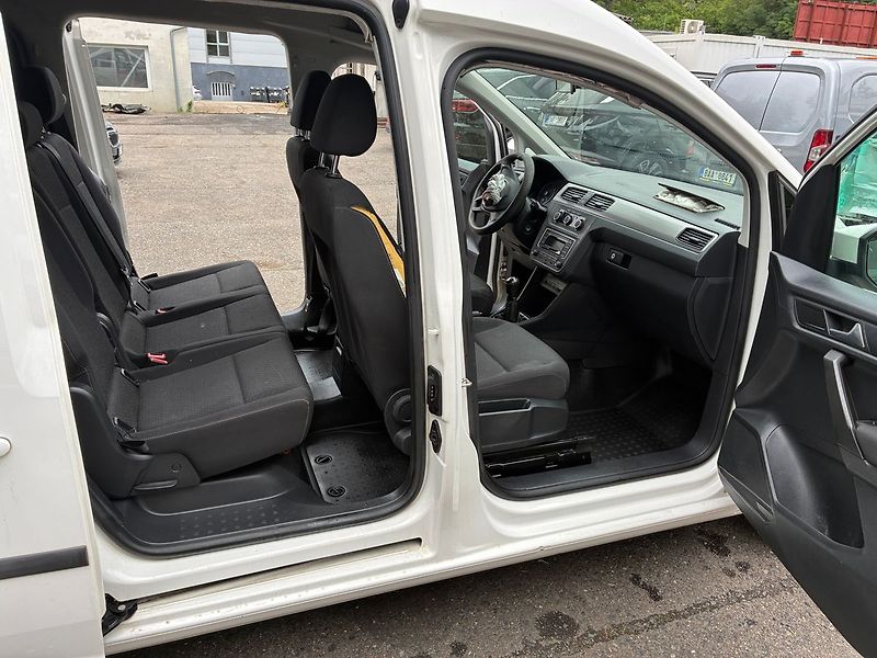Volkswagen Caddy 2.0 TDi LONG 5 míst ČR DPH - fotka 11 z 18