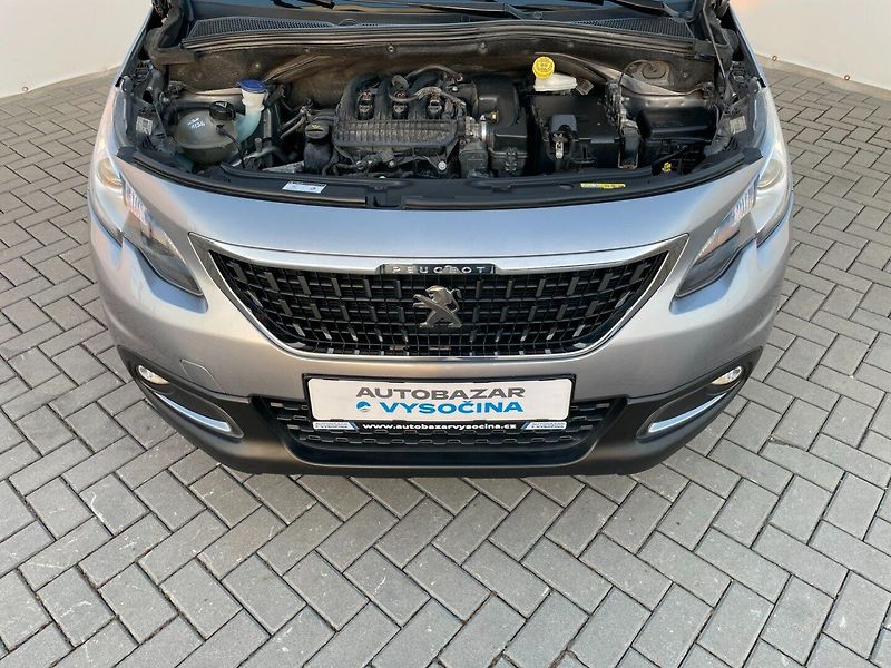 Peugeot 2008 (2019) 1.2PT Car Play! Navigace! - fotka 11 z 26