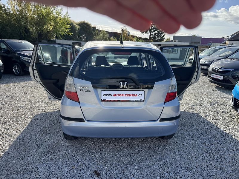Honda Jazz (2009) 1.2i, 1MAJITEL,82TIS.KM,PĚKNÉ - fotka 12 z 39