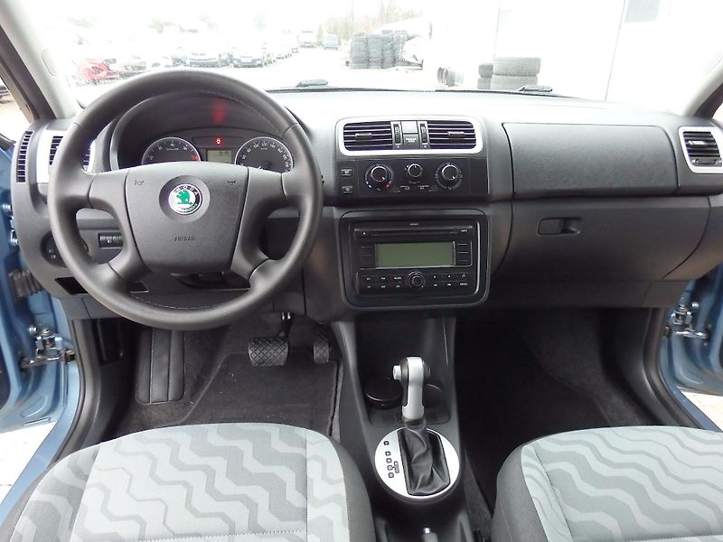 Škoda Fabia 1.6i 77 kW ZÁVĚS, AUTOMAT - fotka 11 z 13