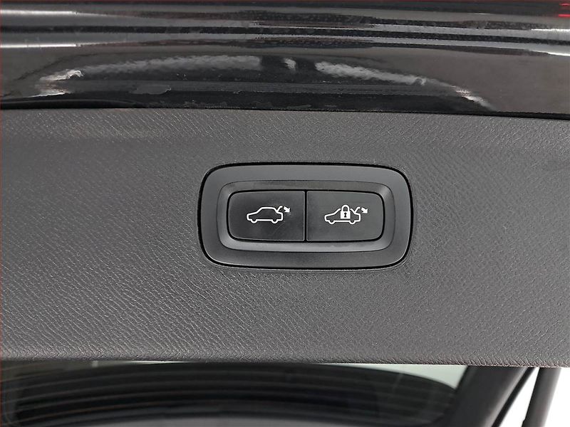 Volvo XC90 (2021) B5 AWD - fotka 16 z 26