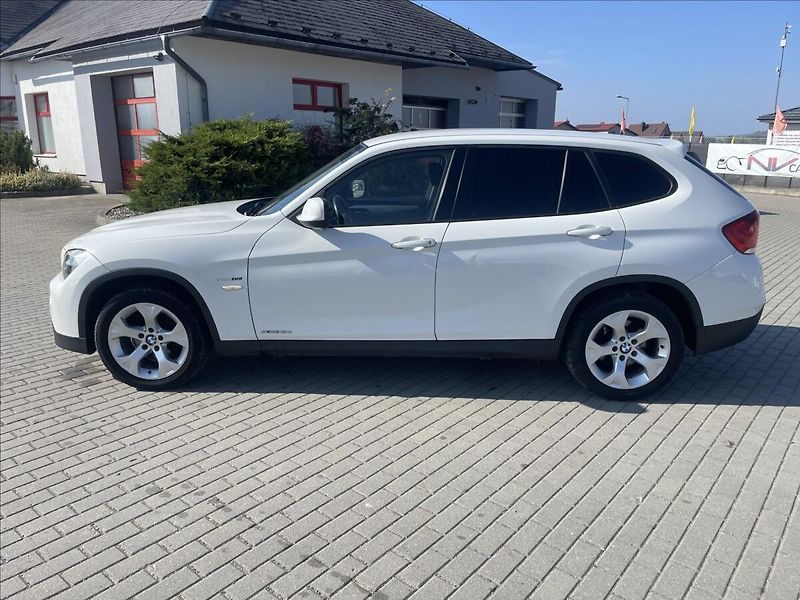 BMW X1 2,0 18d X-Drive Automat CZauto - fotka 2 z 33