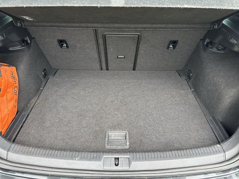 Volkswagen Golf (2016) 2.0 TSI GTI - fotka 22 z 28