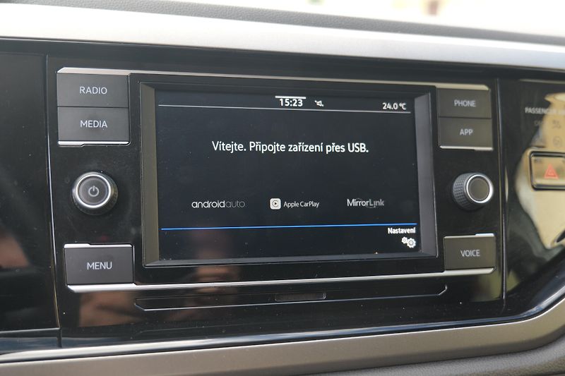 Volkswagen Polo 1.0 TSI DSG CarPlay - fotka 26 z 30