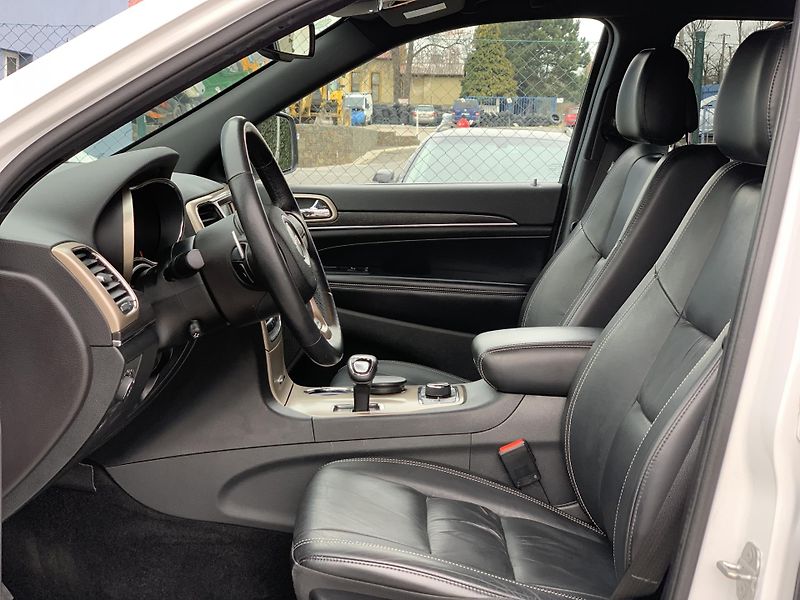 Jeep Grand Cherokee 3.0CRD LIMITED NAVI KAMERA  - fotka 9 z 52