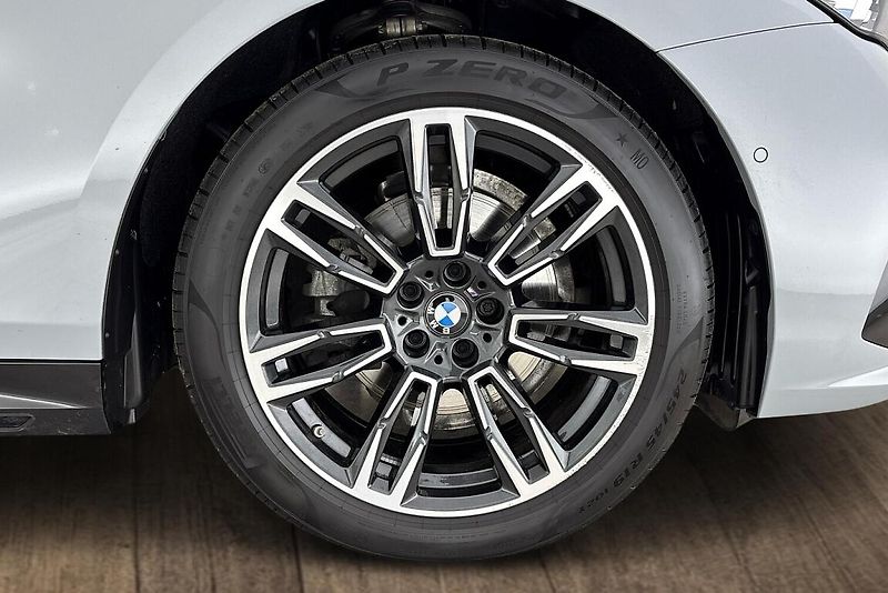 BMW Řada 5 řady 5 | 520d xDrive - fotka 5 z 19