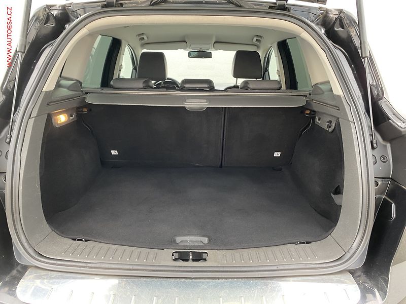 Ford Kuga (2011) 2.0 TDCi, Titanium, bixen - fotka 7 z 18