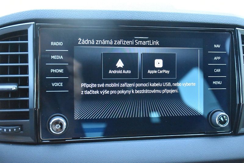 Škoda Karoq (2025) Sportline 2.0 TDI 110kW - fotka 18 z 34
