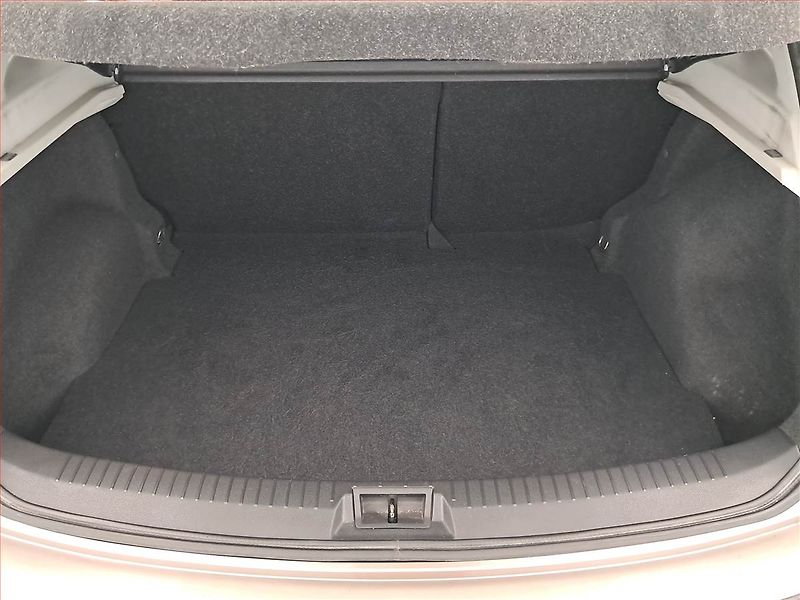 Nissan Qashqai (2012) 1.6 dCi, Serv.kniha, Navi - fotka 14 z 21