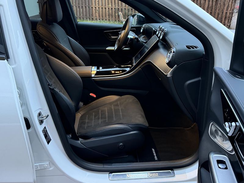 Mercedes-Benz GLC 300 de kupé AMG Premium - fotka 15 z 18