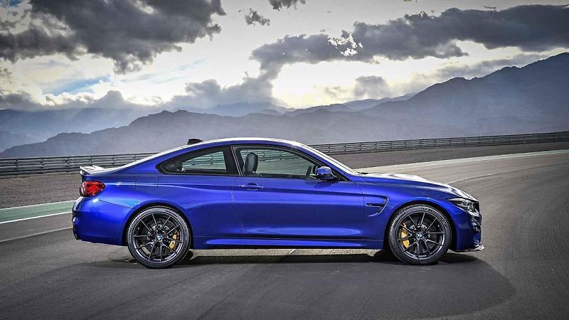 BMW M4 CS