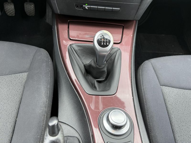 BMW Řada 3 2,0i  Navigace - fotka 17 z 21