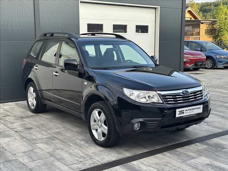 Subaru Forester 2,0 150PS  Comfort A/T 4x4 - fotka 5 z 50