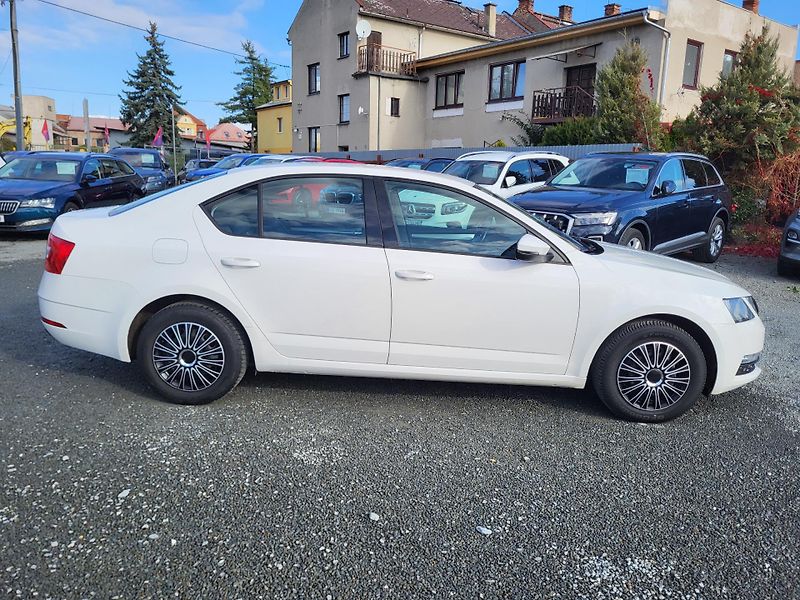 Škoda Octavia 2.0 TDi 110kW AMBITION - fotka 5 z 43