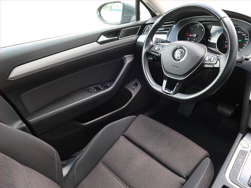Volkswagen Passat (2016) Business 2.0 TDI, Automat - fotka 7 z 18