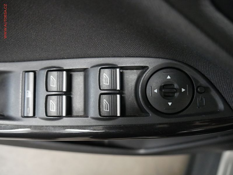 Ford Focus (2017) 1.5EB, ČR, navi, autoAC - fotka 17 z 22