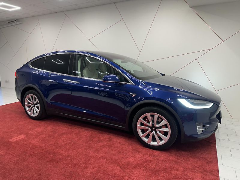 Tesla Model X (2018) Model X P100D - fotka 6 z 16