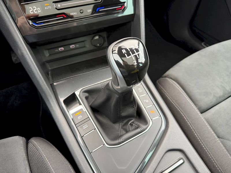 Volkswagen Tiguan (2022) 2.0 TDI 110kW Elegance - fotka 27 z 35