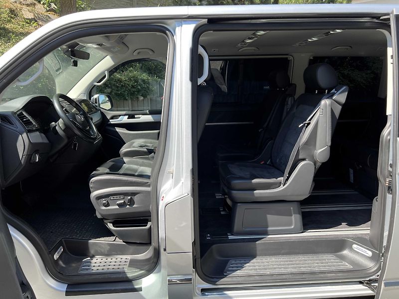 Volkswagen Multivan 2.0 BiTDi 150 kW HIGHLINE - fotka 11 z 23