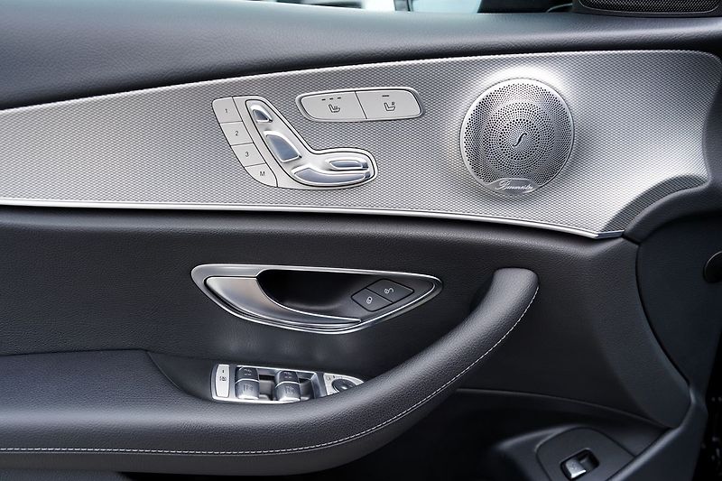 Mercedes-Benz Třídy E 350d AMG/kůže/AT/Led - fotka 15 z 40