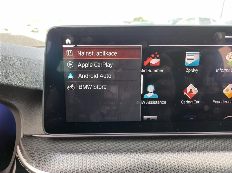 BMW Řada 5 530d Touring xDrive M-paket - fotka 14 z 26