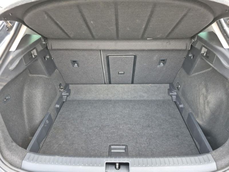 Cupra Formentor 1,5 TSi/110kW - DSG,LED,TZ,... - fotka 11 z 14