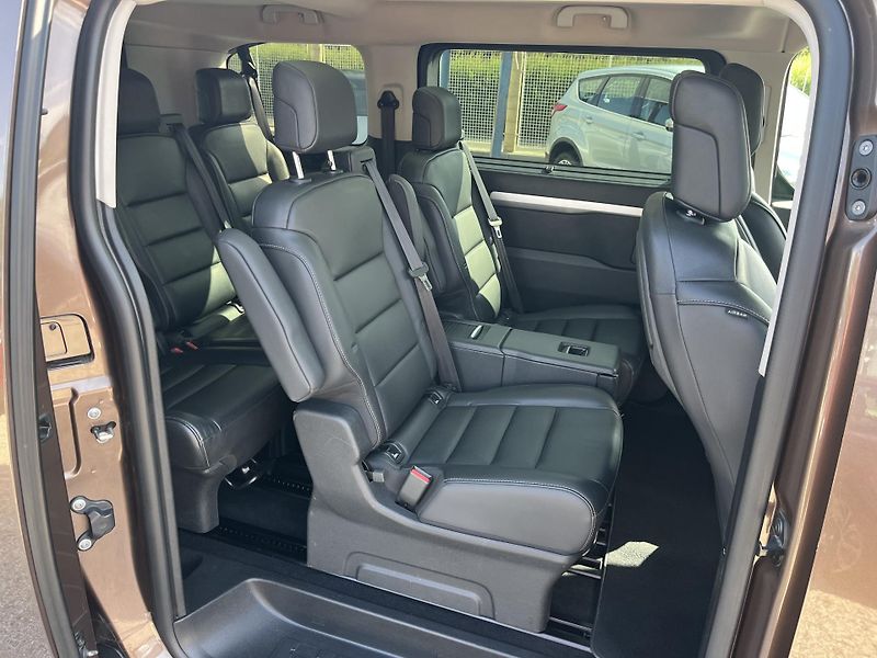 Toyota ProAce Verso (2021) 2.0D 130Kw Webasto Panorama - fotka 20 z 25