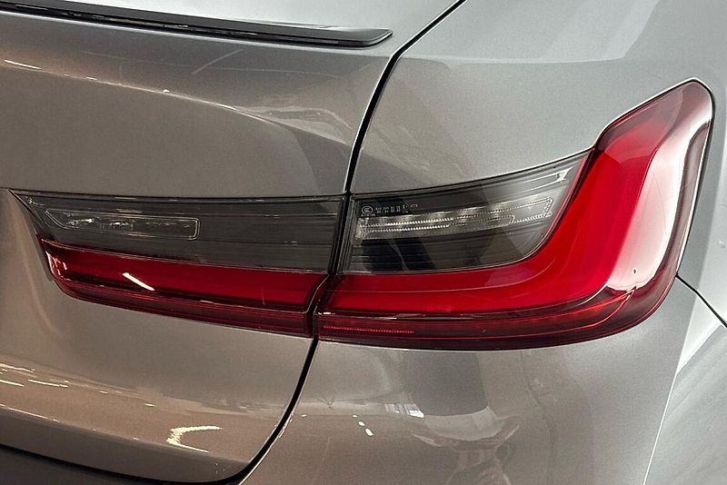 BMW Řada 3 řady 3 | 320d xDrive - fotka 5 z 23