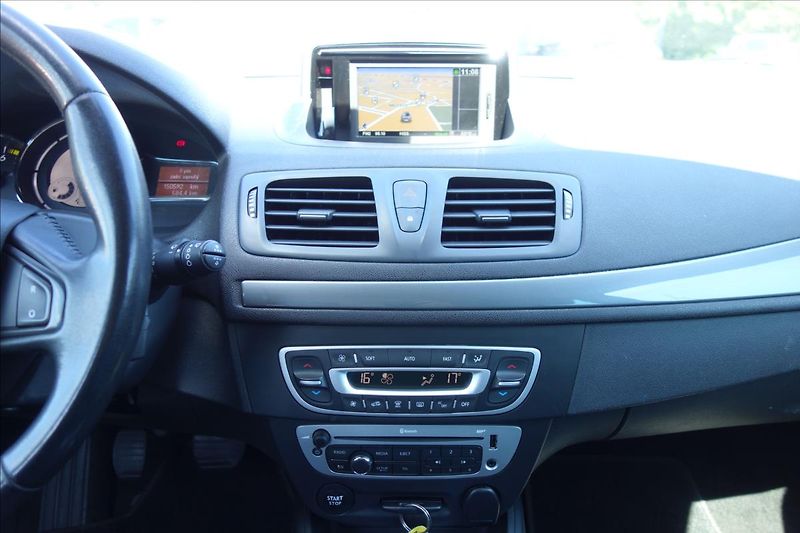 Renault Mégane 1,2 TCe, ČR, 1 MAJ., LIMITED. - fotka 20 z 30