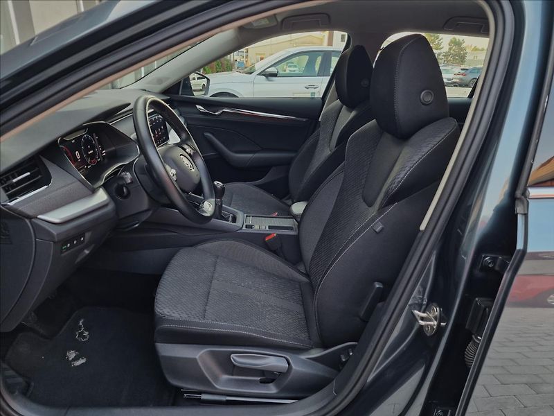 Škoda Octavia 2.0TDI Style, původ ČR,1.Maj. - fotka 19 z 50